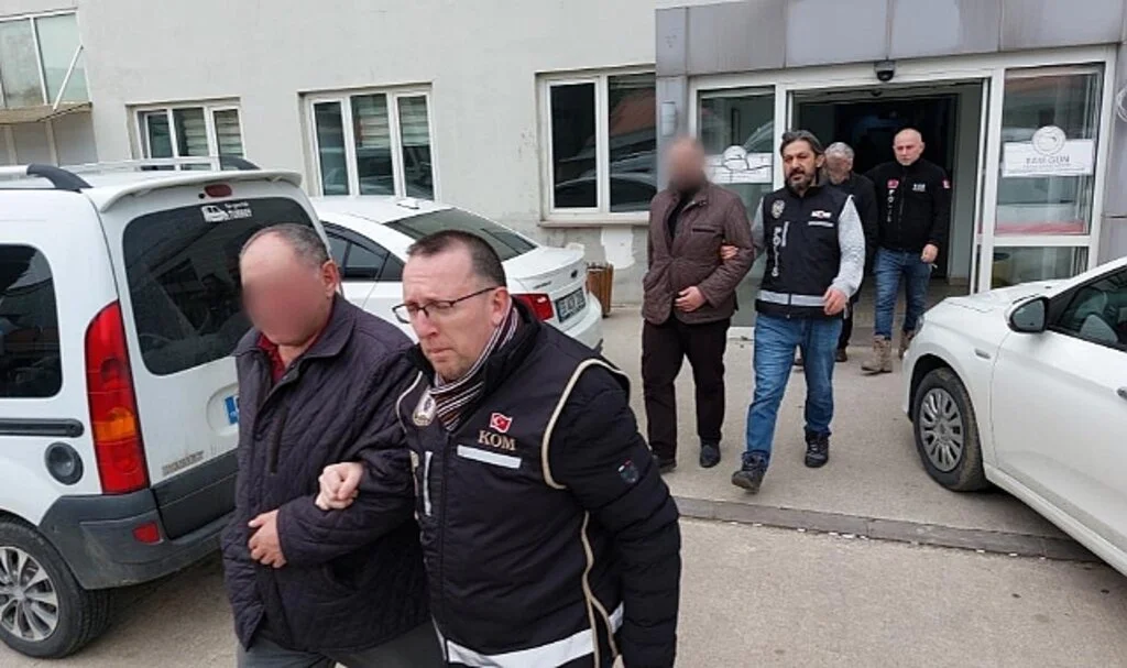 Silah Operasyonunda Ordu'da Gözaltına Alınan 3 Kişi Samsun'a Getirildi