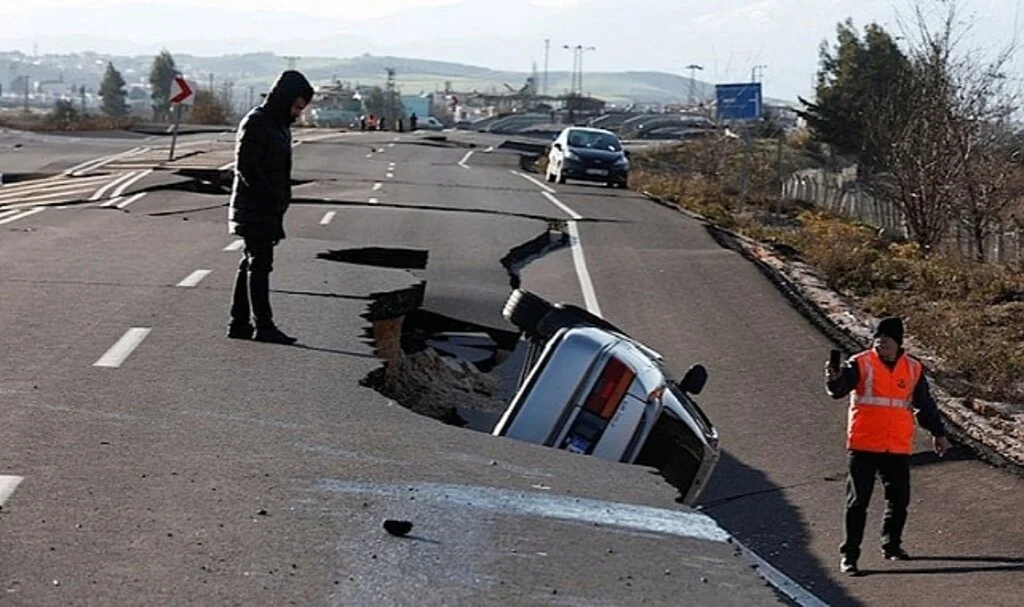Soylu ‘Yol Şartları Geciktirdi’ Demişti, Karaismailoğlu ‘Ulaşım Kesintisiz Sağlandı’ Dedi