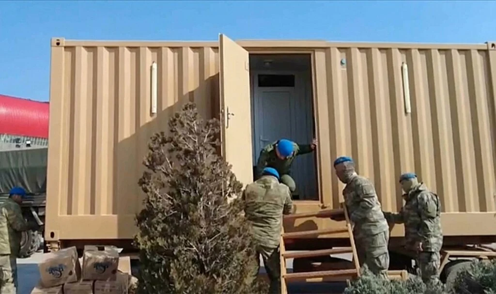 TSK Deprem Bölgesinde 235 Seyyar Banyo ve Tuvalet Kurdu