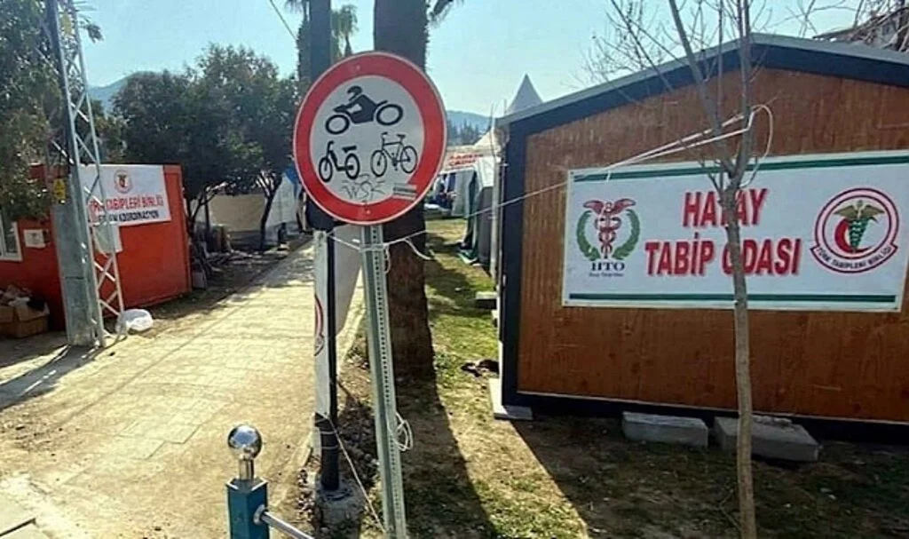 Valilikten Sağlıkçılara: Çadırlarınızı Kaldırıp Parkı Terk Edin