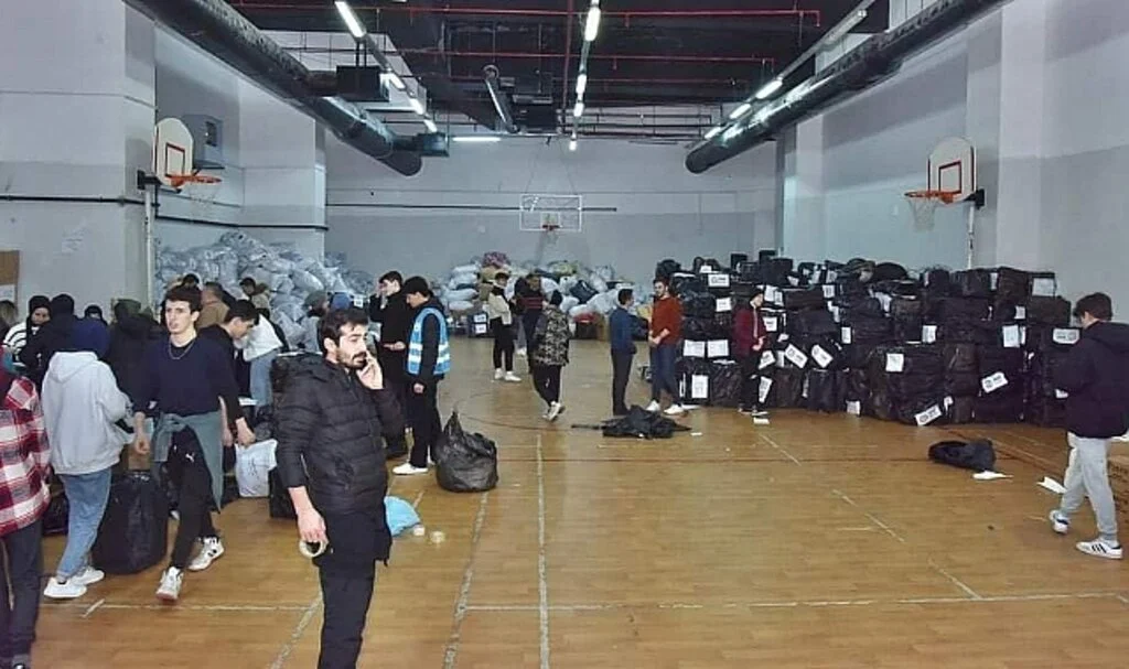 Yardım Kolisinden Çıkanlar Duygulandırdı