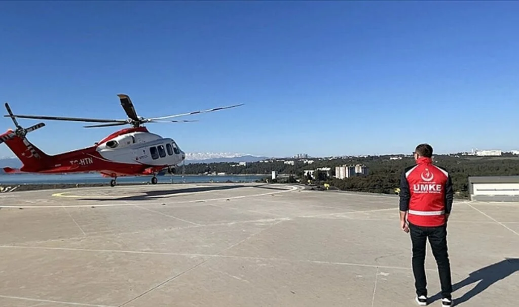Zamanla Yarışan Ekipler, Yüzlerce Yaralıyı Helikopterlerle Adana Şehir Hastanesine Ulaştırdı