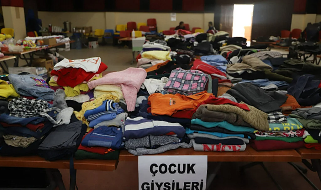 19 Mayıs'ta Yürekleri Isıtan 'Sosyal Market' 