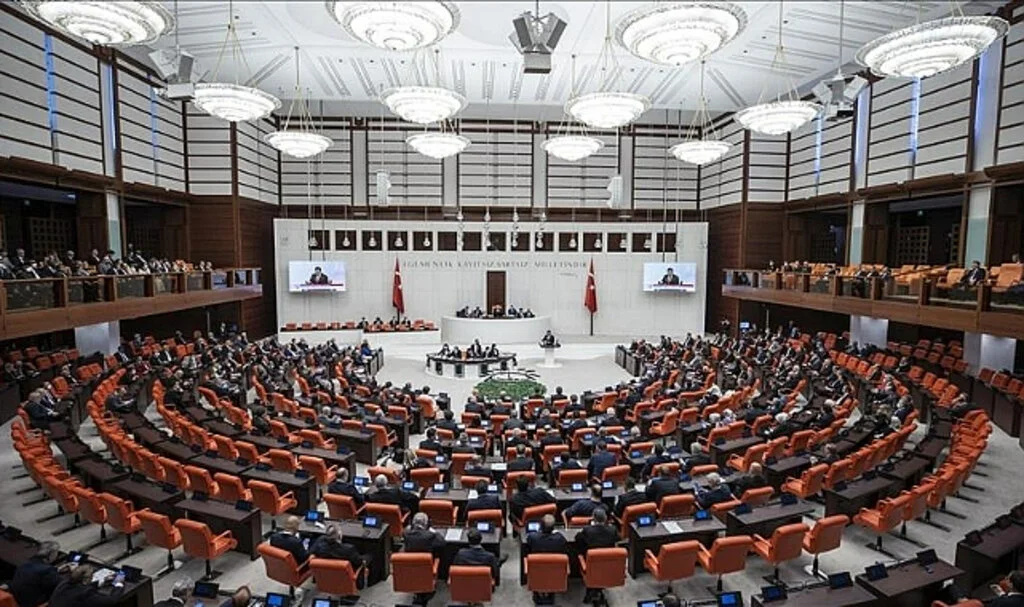 Afet Yeniden İmar Fonu Kurulmasını Öngören Teklif, TBMM Genel Kurulunda Kabul Edildi