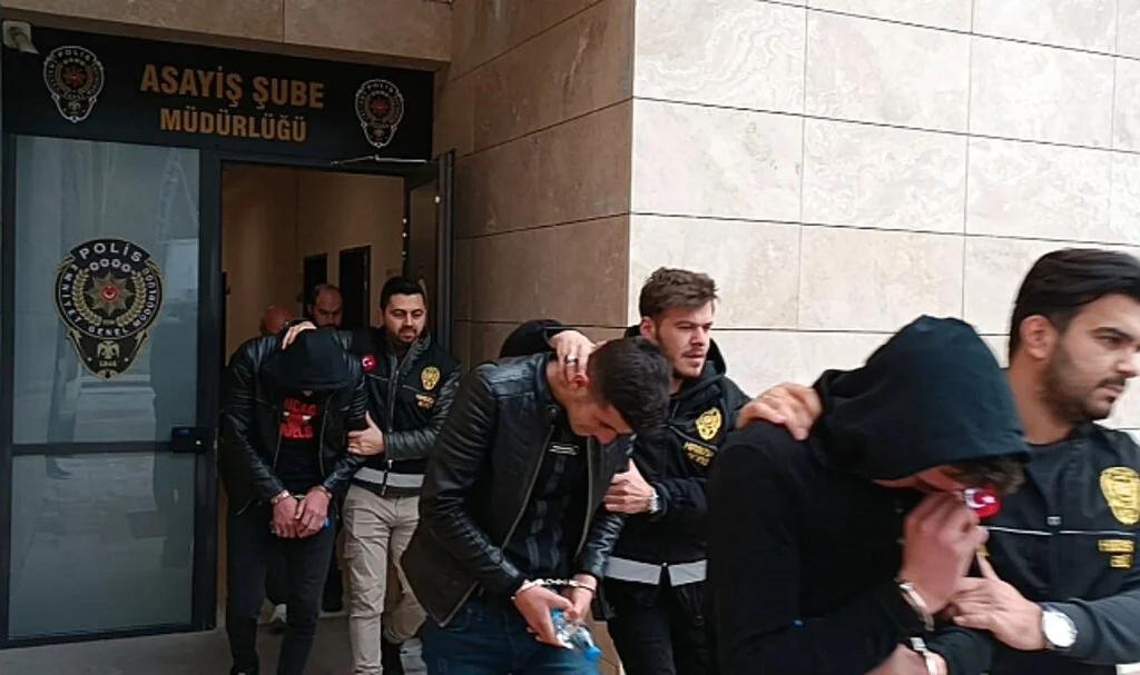 Afyon ve Kütahya'dan 3 Araç Çalan Şahıslar Tutuklandı