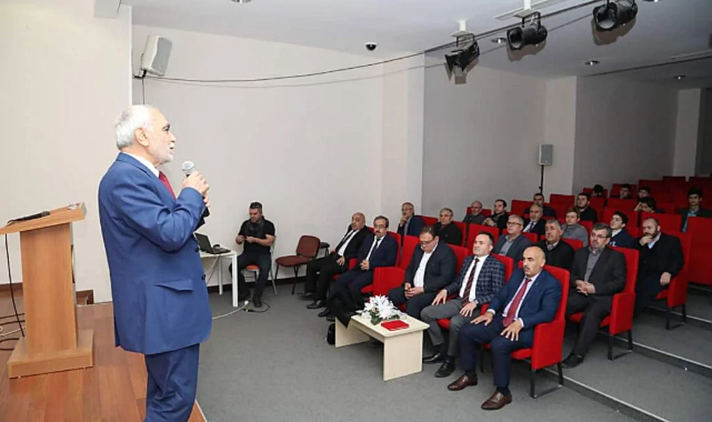  'Ailenin Temeli Kadın  Çatısı Erkektir'