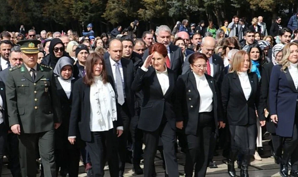 Akşener, 8 Mart Dünya Kadınlar Gününde Anıtkabir'i Ziyaret Etti
