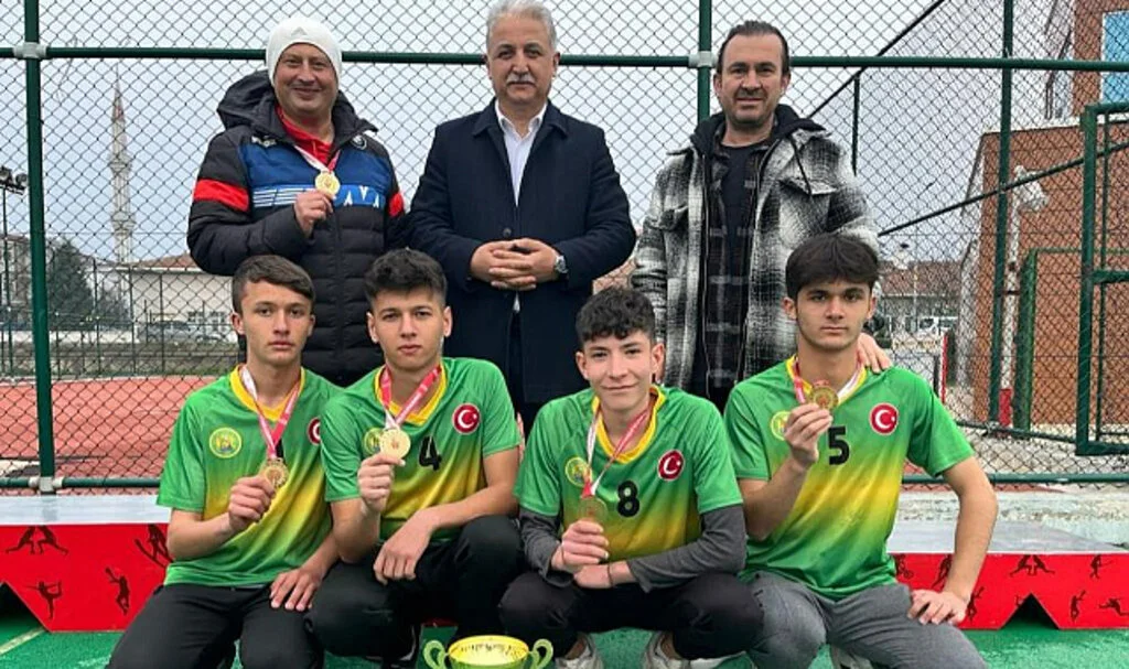 Alaçam Bocce Geleneği Bozmadı