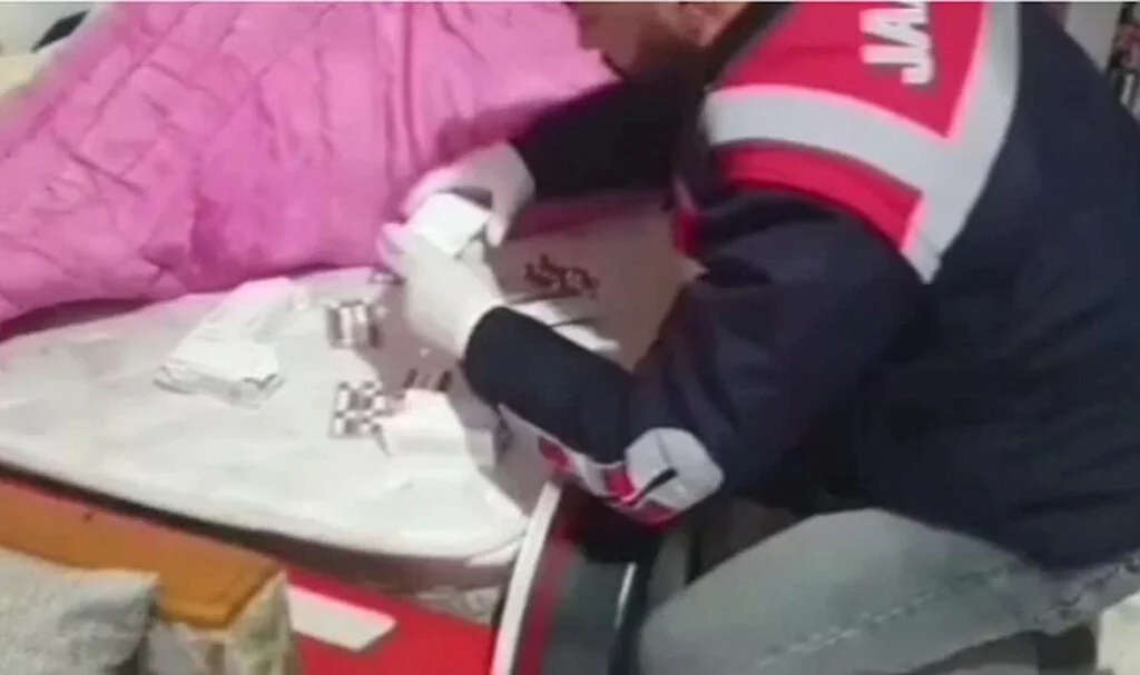 Antalya'da Jandarmadan Uyuşturucu Operasyonu: 21 Gözaltı