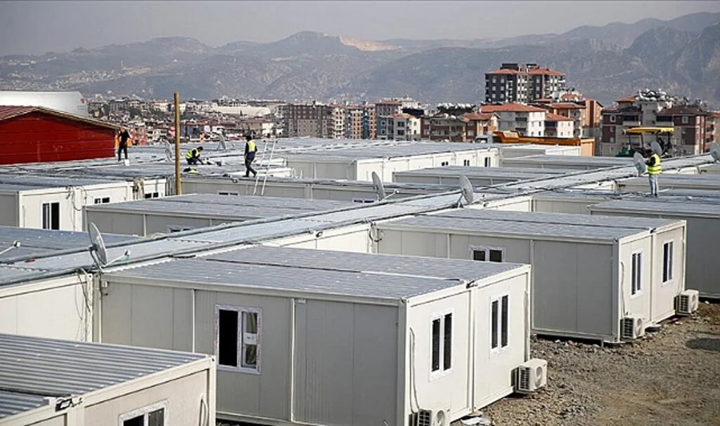 Arama Kurtarma Çalışmalarının Ardından Şimdi De Konteyner Kent Kuruyorlar