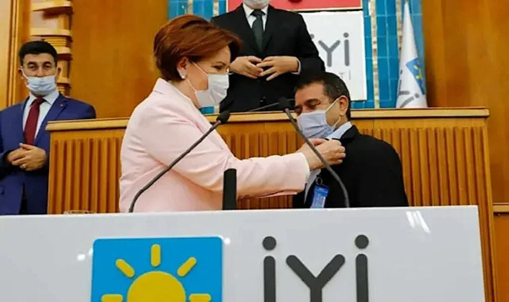 Aşık Mahzuni Şerif’in Oğlu Emrah Mahzuni, İYİ Parti’den İstifa Etti