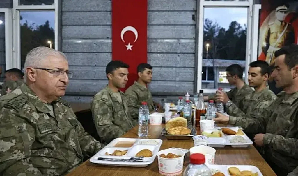 AYM Başkanı, Genelkurmay Başkanı’nın Yetkilerinin Kısıtlanmasına Karşı Çıktı