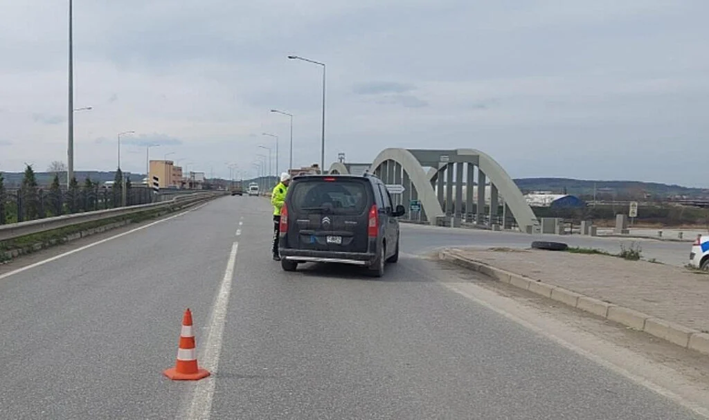 Bafra'da Işıklı Kavşak Denetimi: 13 Bin TL Ceza