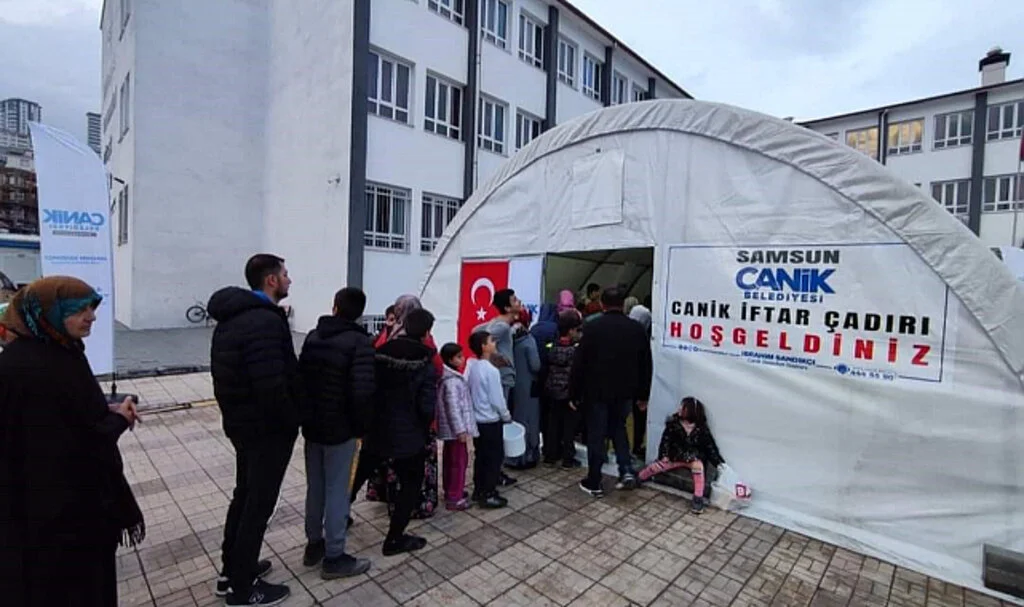 Başkan Sandıkçı  Çocuklar Gibi Şen 