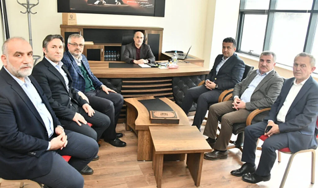 Başkan Sandıkçı: "Deprem bölgesinde yaraları sarmak için çalışmalarımıza titizlikle devam ediyoruz"