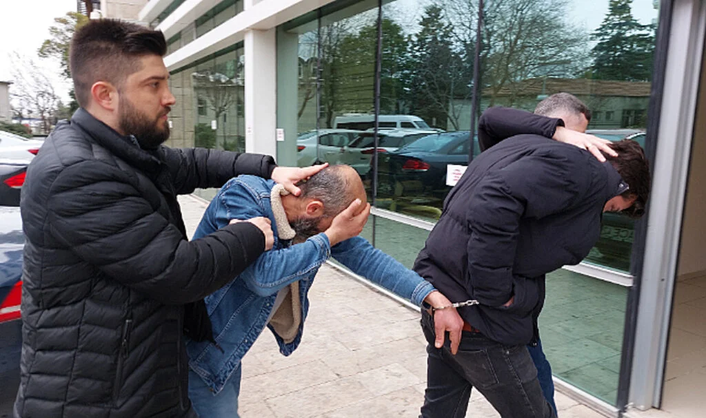 Bonzai ve Uyuşturucu Hapla Yakalanan 2 Kişiye Adli Kontrol