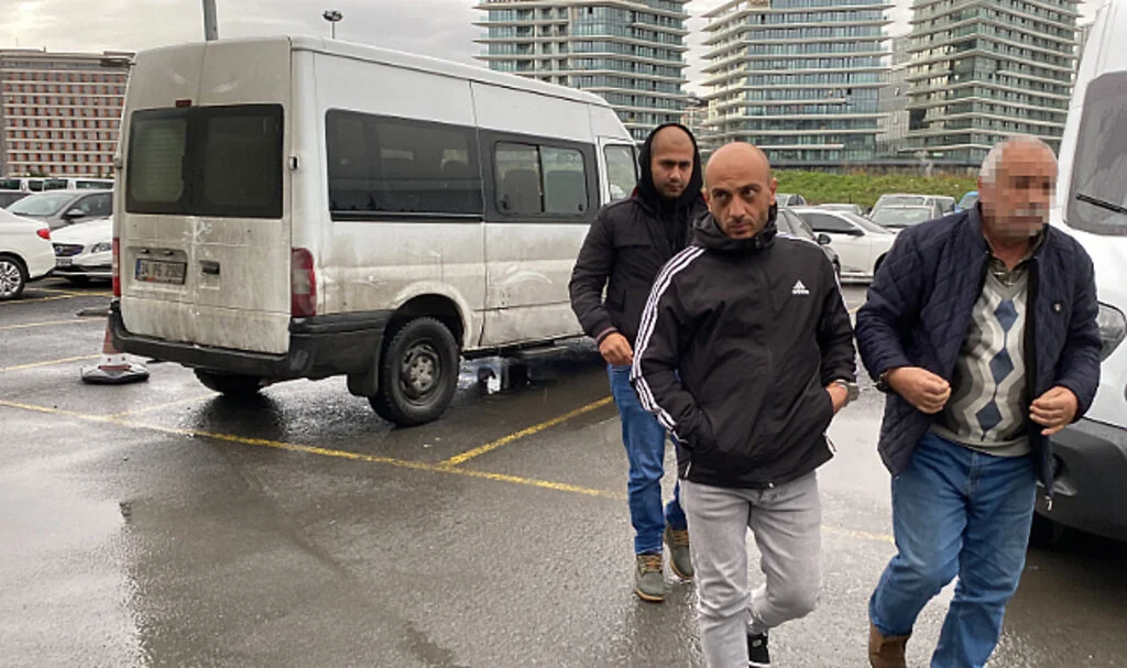 Çocukları Sopa ile Döven Servis Şoförü Adliyeye Sevk Edildi