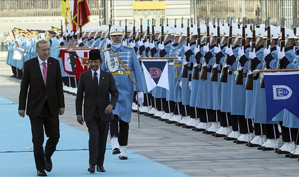 Cumhurbaşkanı Erdoğan, Brunei Darusselam Sultanı Waddaulah'ı Resmi Törenle Karşıladı