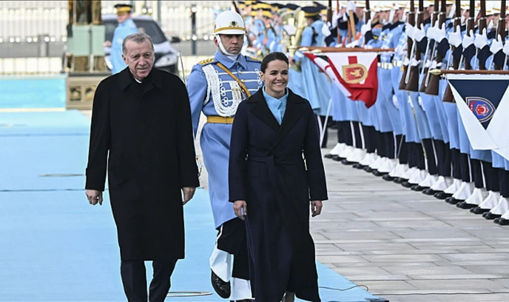 Cumhurbaşkanı Erdoğan, Macaristan Cumhurbaşkanı Novak'ı Resmi Törenle Karşıladı