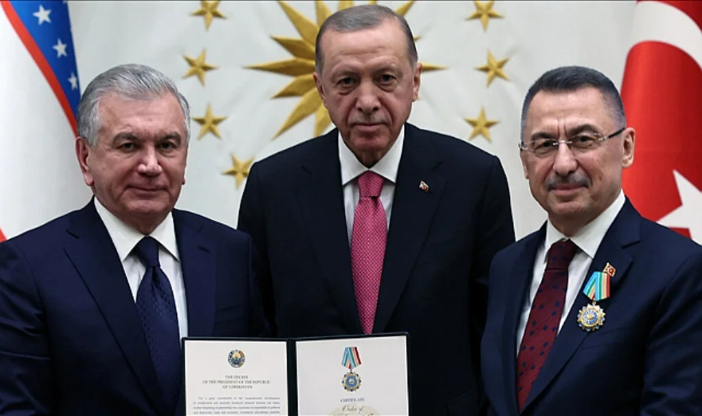 Cumhurbaşkanı Yardımcısı Oktay'a Özbekistan'dan Dostluk Nişanı
