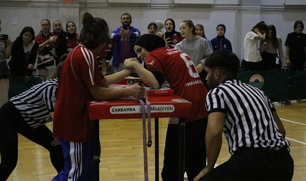 Demir Bilekler Nefes Kesti