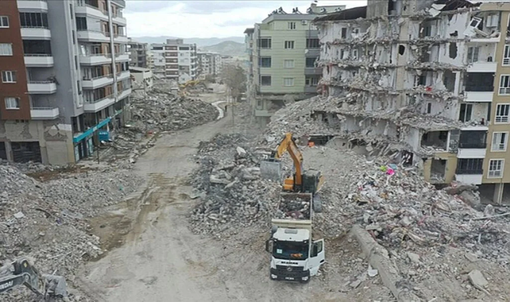 Deprem Soruşturmalarındaki Tutuklu Sayısı Açıklandı