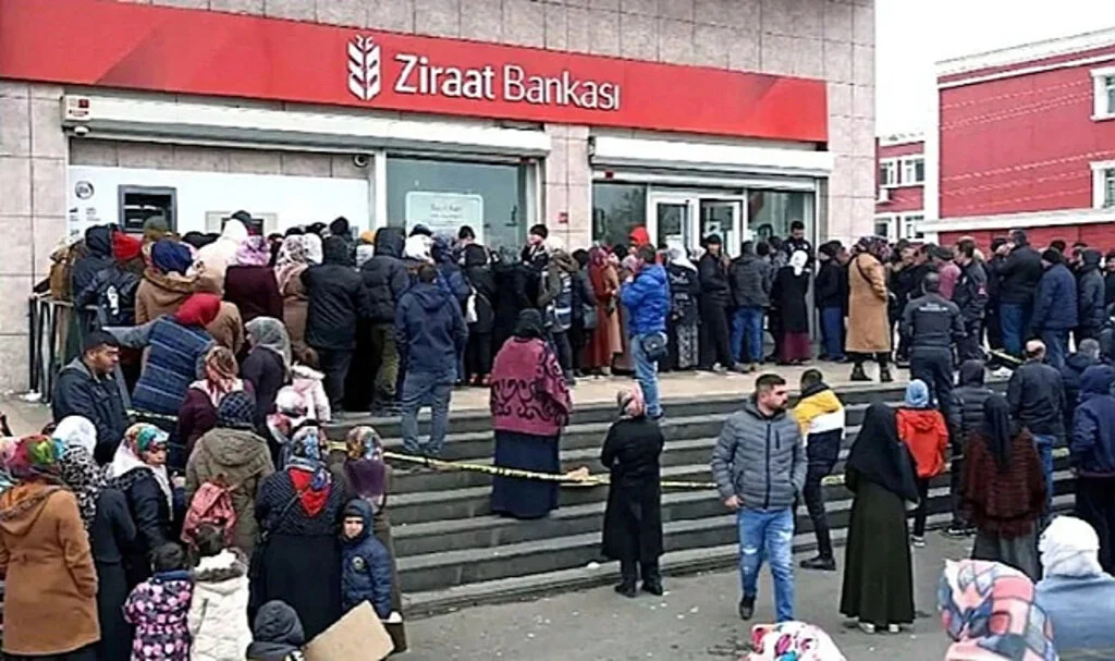 Depremzedeye Özel Kredi Oranı 72 Saatte Değişti