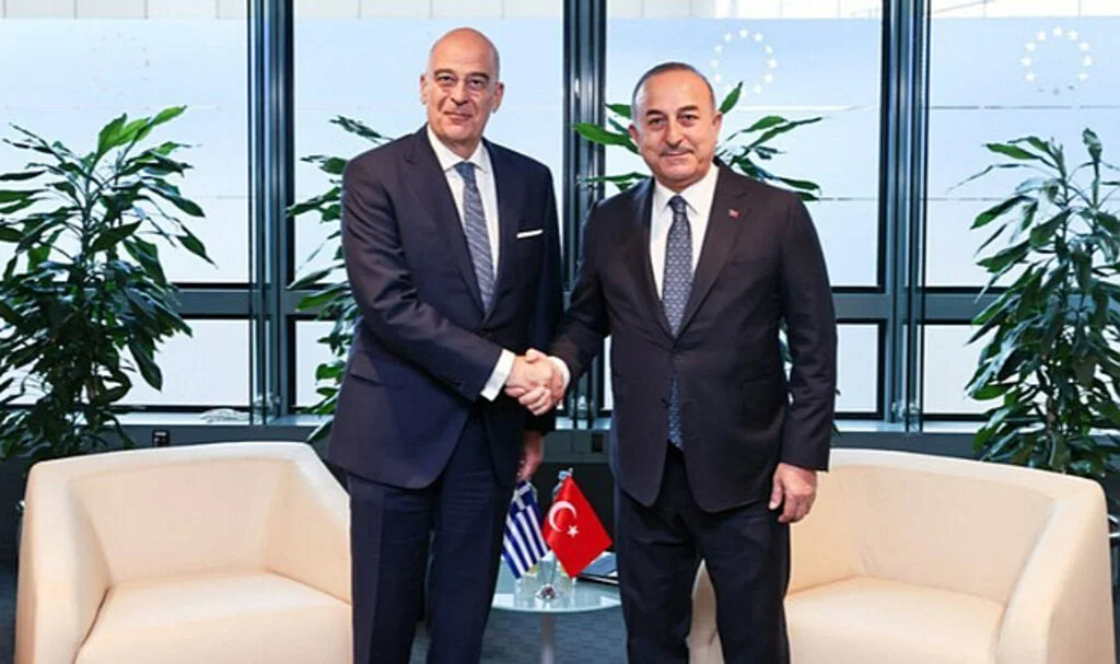 Dışişleri Bakanı Çavuşoğlu, Yunan Mevkidaşı Dendias ile Görüştü