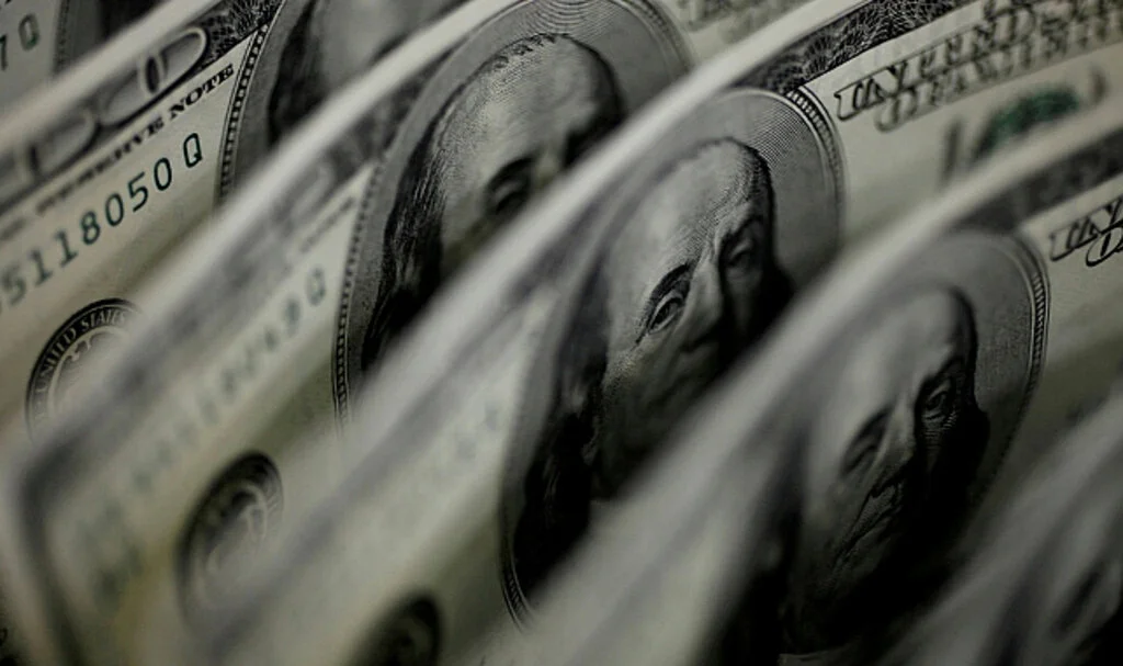 Dolar Sakinledi, Euro Yükseliyor