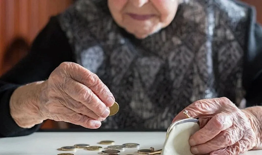 Emeklilerden İntibak ve Sağlıkta Katkı Payı Ödemesinin Kaldırılması Talebi