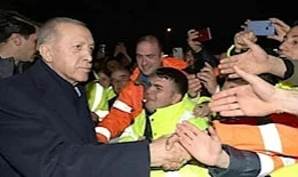 Erdoğan Depremzedelerden Helallik İstedi, Meclis’te Ortalık Karıştı!