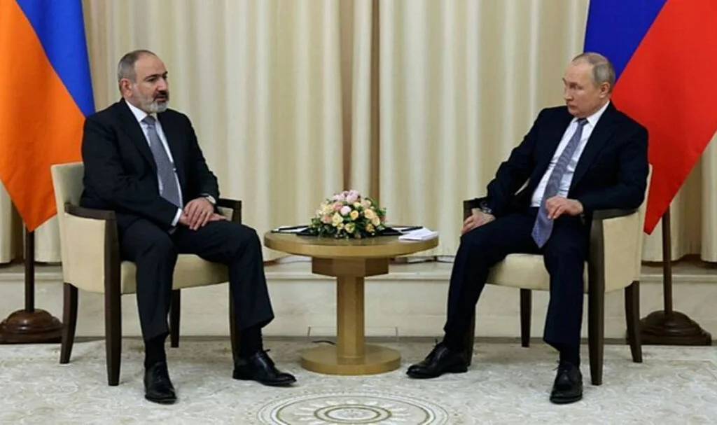 Ermenistan Sınırlarını Putin'e Kapattı Mı?