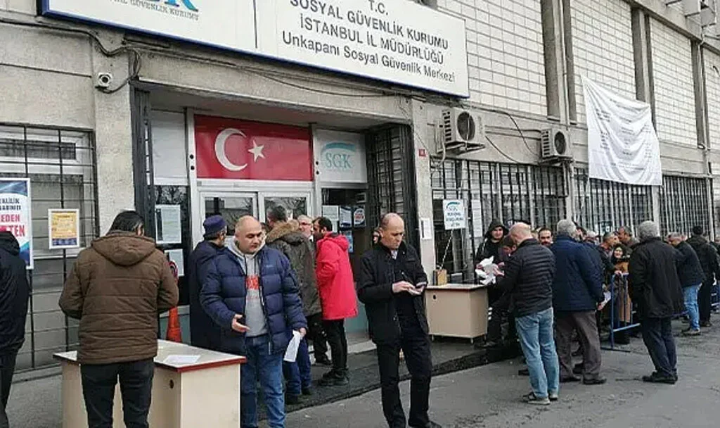 EYT'de Son Gelişme: İşe Girişi Yapılıp Primi Yatırmayanlara EYT Yolu Açıldı