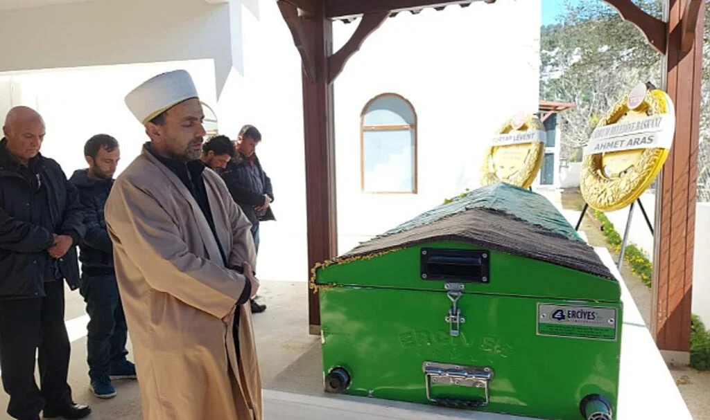 Fatma Girik'in Annesi Bodrum'da Toprağa Verildi
