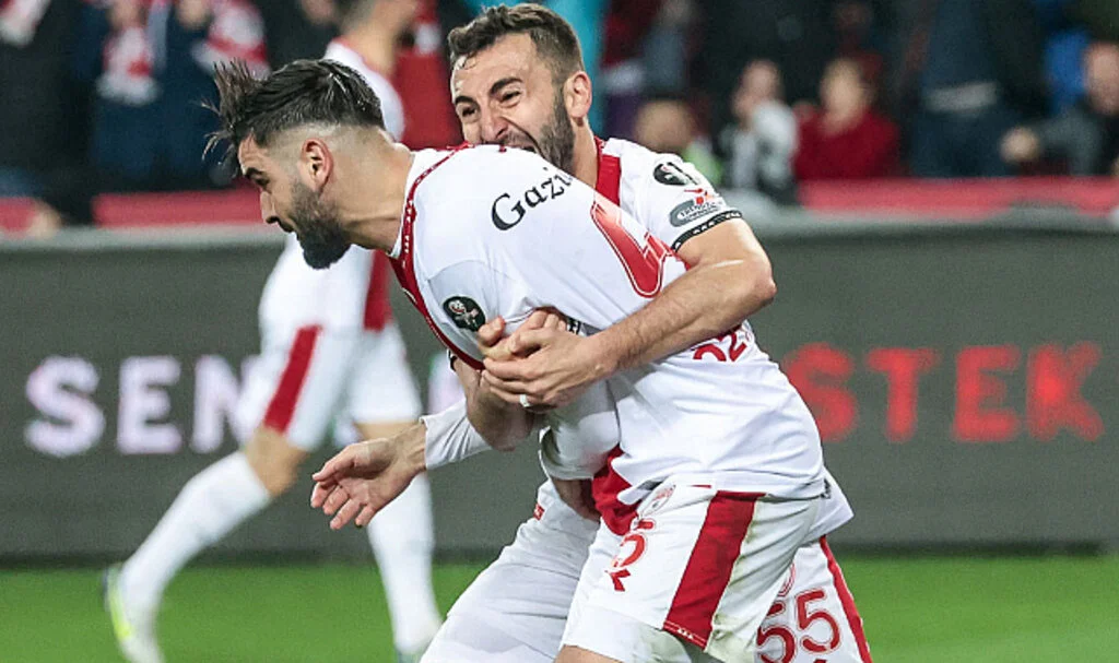 Golcüler Sustu Stoperler Vurdu