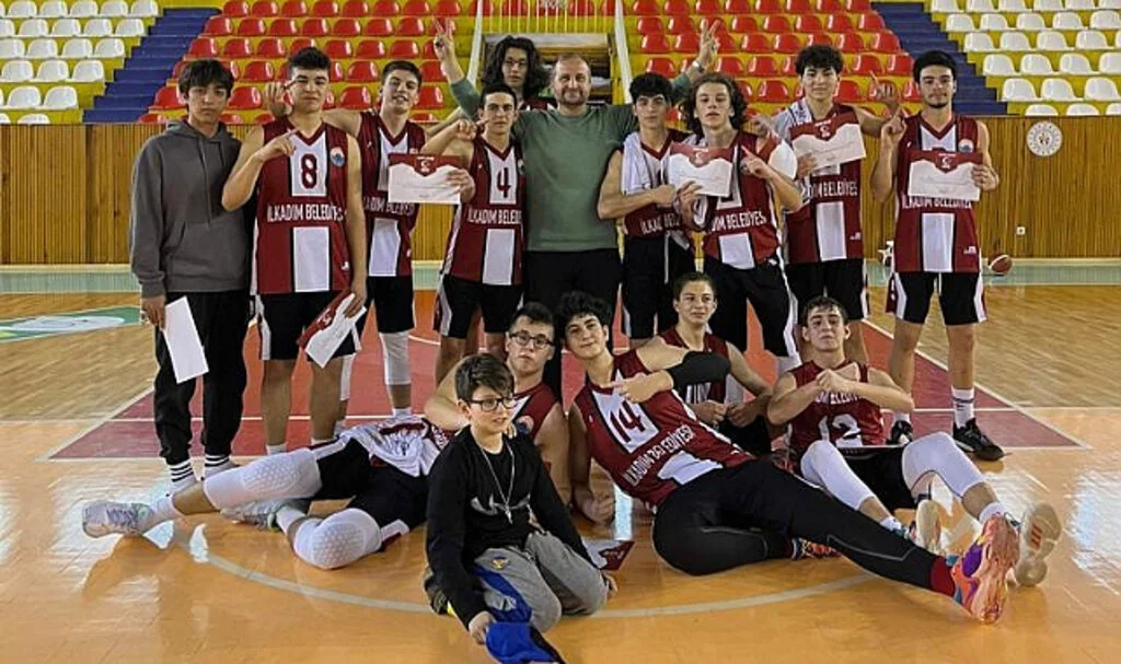 İlkadım'lı Basketçiler Bölge Şampiyonu Oldu 