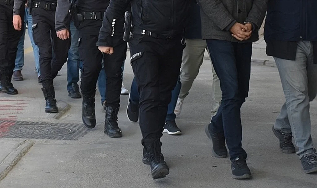 İstanbul ve Ankara'da FETÖ'ye Yönelik Operasyonda 11 Şüpheli Yakalandı