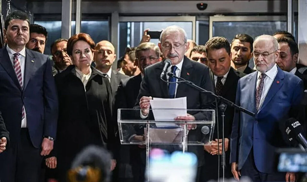 İYİ Parti lideri Meral Akşener'in Altılı Masa adayını açıklarken yüz ifadesi gündem olmuştu! Canlı yayında sebebini açıkladı