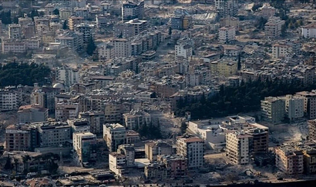 Kamu Bankası Depremzedelere Yatırılan DASK Paralarını Bloke Etti