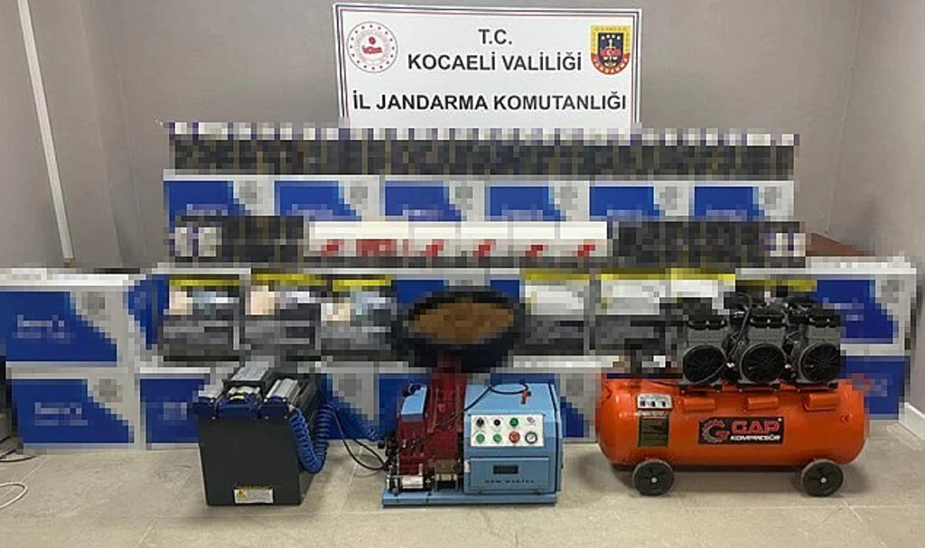 Kocaeli'de 450 Bin TL Değerinde Kaçak Sigara Malzemesi Ele Geçirildi