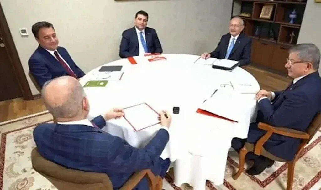Liderler, Aday Açıklamak İçin Bir Araya Geliyor