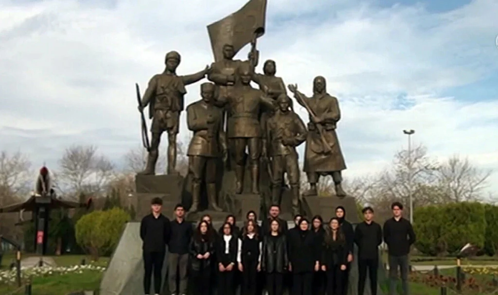 Liseliler 'Çanakkale Destanı' Klibi Hazırladı