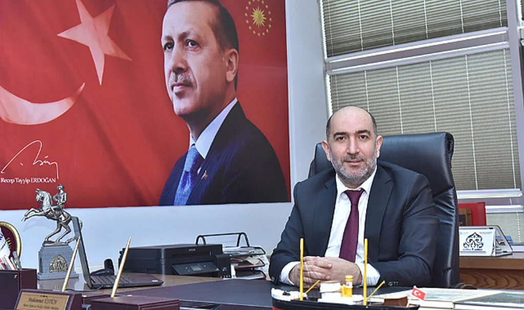 Muhammet Üstün: 'Gönüllere Hizmette Yarışmaya Talibim'