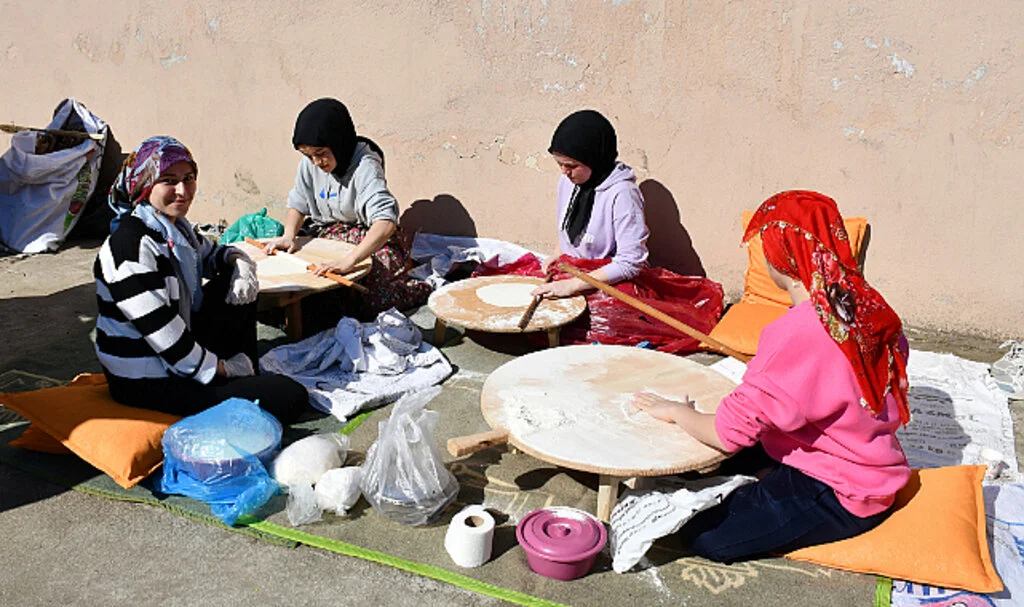Öğrenciler Depremzedeler İçin Seferber Oldu 