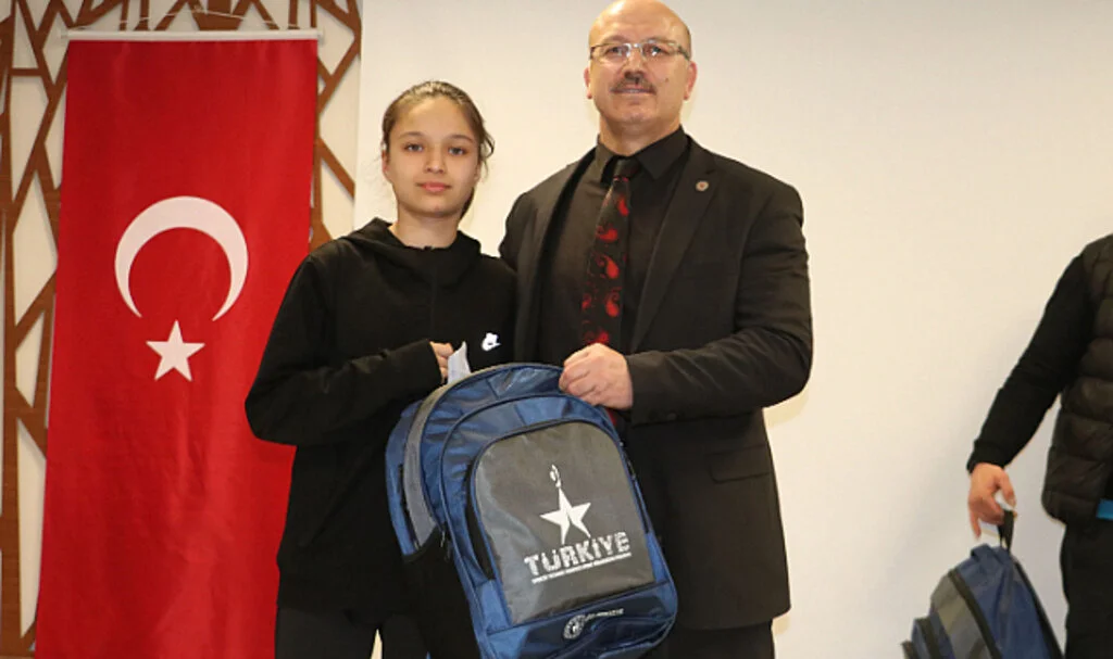 Öğrenciler Ödüllendirildi