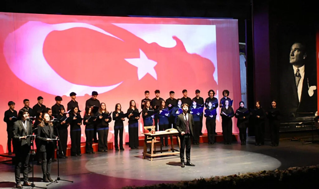  Öğrencilerden Duygu  Yüklü Program 