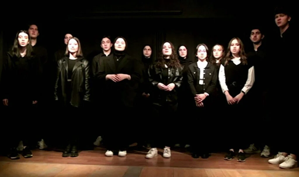 Öğretmen ve Öğrencilerden 'Çanakkale Destanı' Klibi