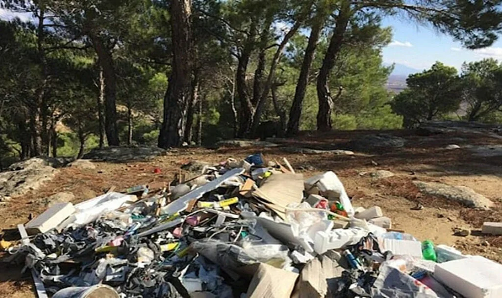 Ormanlara Hafriyat veya Çöp Dökmek Orman Suçu Olacak