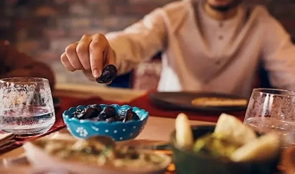 Ramazan Ayında Nasıl Beslenmeli? Ramazan Ayı Doğru Beslenme Önerileri…