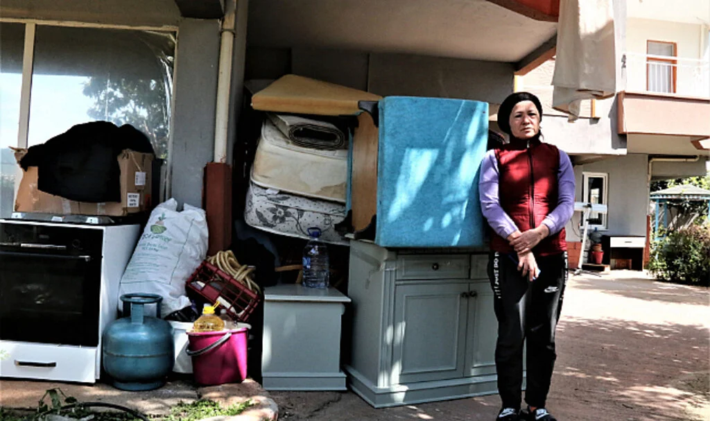 Sahte İmzalı Tahliye Taahhütnamesiyle Evinden Çıkarıldı, Gözyaşları İçinde Yardım İstedi